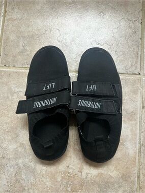 Notorious lift powerlifting shoes